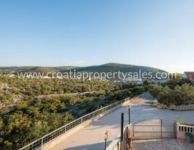 House in Rogoznica, peaceful surroundings and view of the landscape - 10