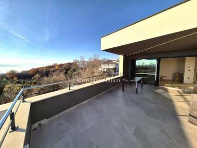 Furnished penthouse in a new building