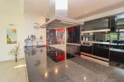 Haus 400 m², Rovinj - ruhige Straße und Grundstücksfläche - 10
