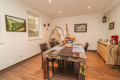 Haus 400 m², Rovinj - ruhige Straße und Grundstücksfläche - 20