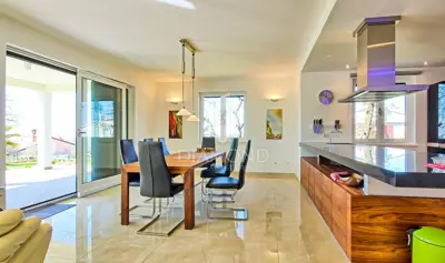 Haus 400 m², Rovinj - ruhige Straße und Grundstücksfläche - 8