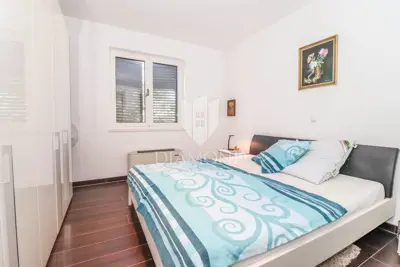 Haus 400 m², Rovinj - ruhige Straße und Grundstücksfläche - 13