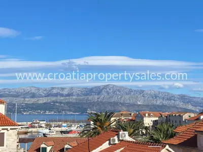Kuća 110 m², Otok Brač - 70 m od mora i centra