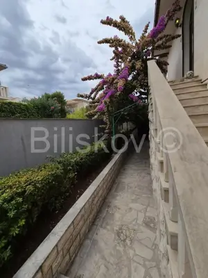 Brač, Supetar, freistehendes zweistöckiges Haus zu verkaufen - 5