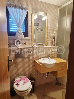 Brač, Supetar, freistehendes zweistöckiges Haus zu verkaufen - 19