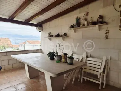 Brač, Supetar, freistehendes zweistöckiges Haus zu verkaufen - 4