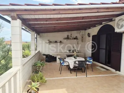 Brač, Supetar, freistehendes zweistöckiges Haus zu verkaufen - 3