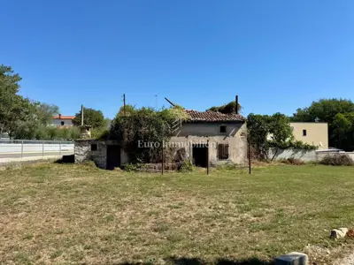 Građevinsko zemljište 1.960 m², Labin - mirna lokacija
