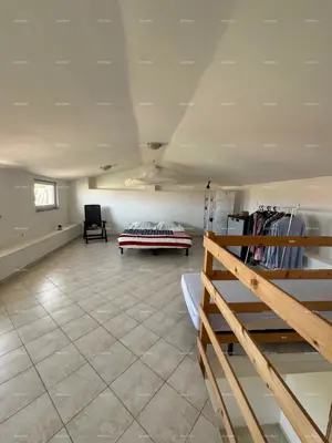 Kuća s pomoćnim objektom. Medulin. Centar. - 14