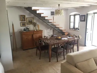 Kuća u autohtonom stilu sa pogledom na more - 12