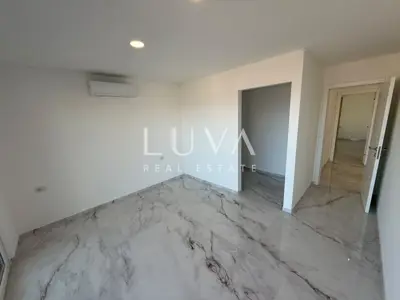 Stan 165,4 m², Makarska - pogled na more i lođe - 10