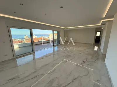 Stan 165,4 m², Makarska - pogled na more i lođe - 2