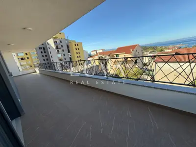 Stan 165,4 m², Makarska - pogled na more i lođe - 5