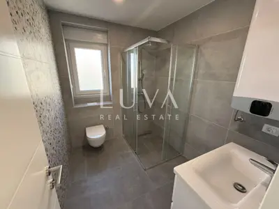 Stan 165,4 m², Makarska - pogled na more i lođe - 15