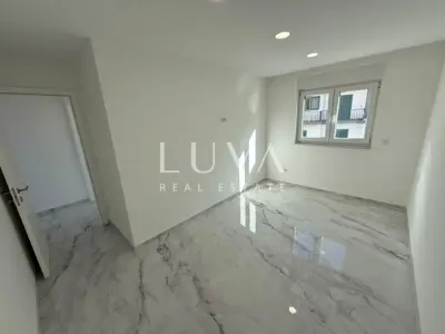 Stan 165,4 m², Makarska - pogled na more i lođe - 11