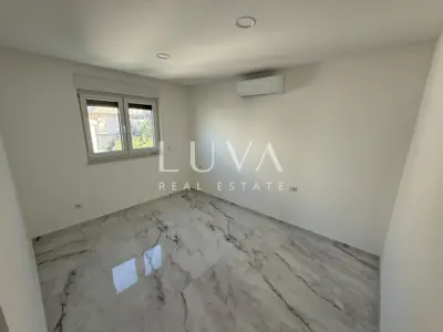 Stan 165,4 m², Makarska - pogled na more i lođe - 6