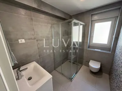 Stan 165,4 m², Makarska - pogled na more i lođe - 13