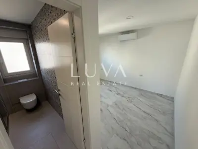 Stan 165,4 m², Makarska - pogled na more i lođe - 14