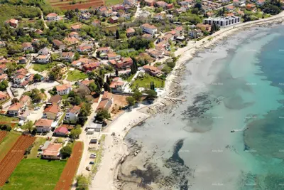 Građevinsko zemljište 1 600 m², Zambratija, Umag - do puta