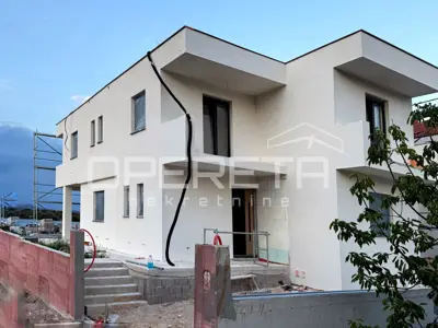 Vila 216 m², Murter - prvi red do mora - 12