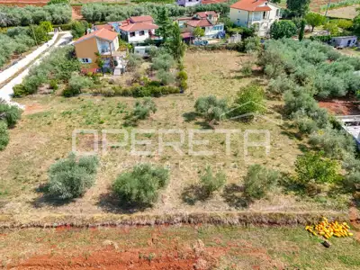 Istra, Kaštelir - building plot for 3 houses with pools - 10