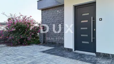 Haus 240 m², Omišalj - 25 m vom Meer und Zugang zum Strand - 5