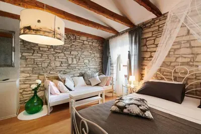 ISTRA, BUJE - Poslovno-stambeni objekt s uhodanim poslom - 10