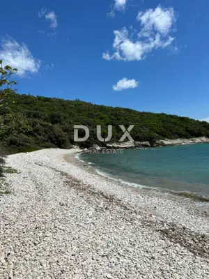 ISTRA, DUGA UVALA Poljoprivredno zemljište 300 metara od plaže!