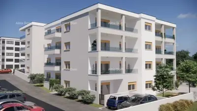 Stan 54 m², Pula Centar - 2 spavaće sobe i terasa - 3