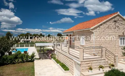 Haus, Brač, 130 m², 900 000 €