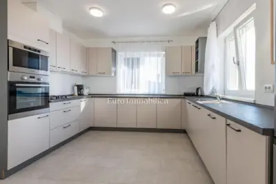Haus zum Kauf in Labin, 165 m² - 9