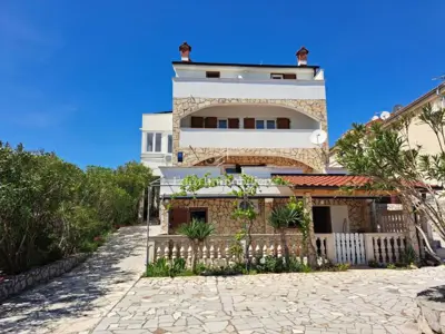 Apartmanska kuća 400 m², Krk - 9 apartmana i pogled na more - 2
