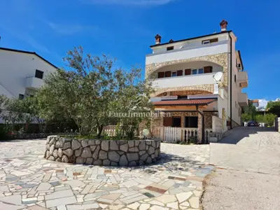 Apartmanska kuća 400 m², Krk - 9 apartmana i pogled na more - 4