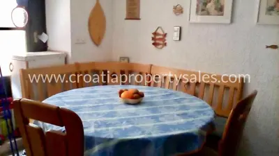 Kuća 75 m², centar otoka Visa - 180 m od mora - 2