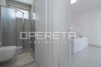 House for sale in Momjan, 231 m² - 11