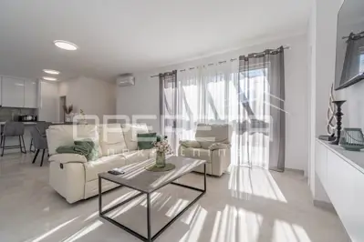 House for sale in Momjan, 231 m² - 6