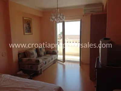 Kuća, Brač, 150 m², 395 000 € - 8