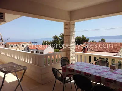 Kuća, Brač, 150 m², 395 000 €