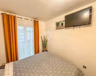 Stan 60 m², centar Umaga - renoviran i moderno uređen - 17