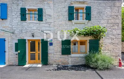 Haus 210 m², Kanfanar - zwei Steinvillen mit Pool - 2