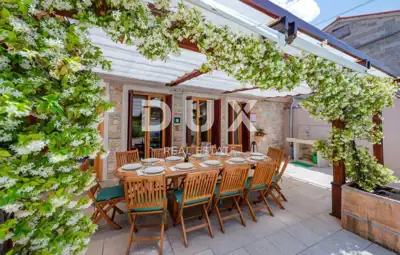 Haus 210 m², Kanfanar - zwei Steinvillen mit Pool - 21
