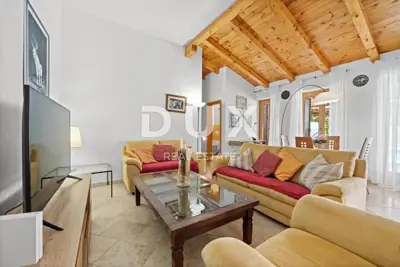 Haus 210 m², Kanfanar - zwei Steinvillen mit Pool - 11