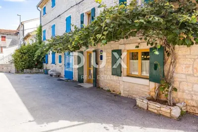 Haus 210 m², Kanfanar - zwei Steinvillen mit Pool - 3