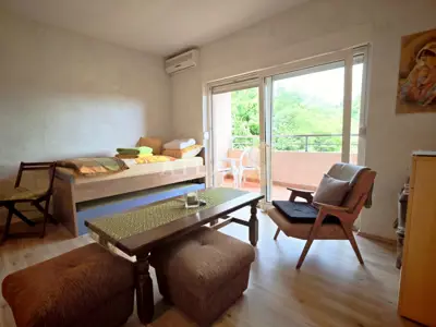 Garsonijera 34 m², Matulji - mirna lokacija i balkon