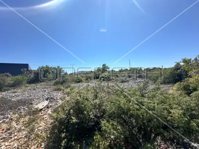 Land 4 475 m², Pirovac - by the main road and 250 m from the sea
