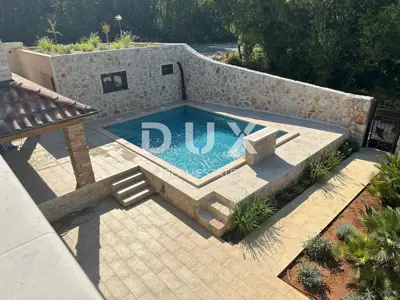 Villa 197 m², Dobrinj - beheizter Pool und Jacuzzi - 12
