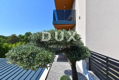 Wohnung 197 m², Pješčana Uvala - 200 m zum Meer, Gartenanlage - 17