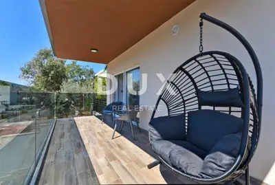 Wohnung 197 m², Pješčana Uvala - 200 m zum Meer, Gartenanlage - 14