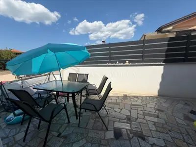 Stan 39 m², Krk - terasa 28 m² i djelomičan pogled na more - 8