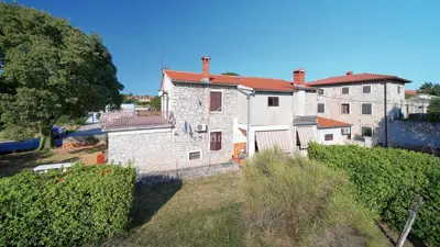 Kuća 260 m², Kanfanar blizu centra i željezničkog kolodvora - 2